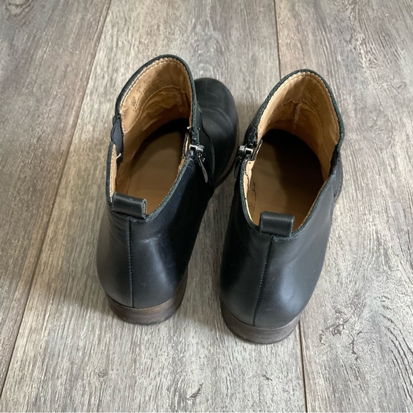 Franco Sarto Women's Hampton Ankle Boot
, Size 6M - Picture 4 of 6